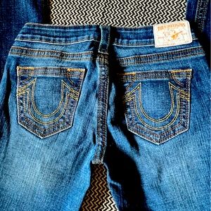 True Religion medium wash size 2 (26) skinny cut jeans